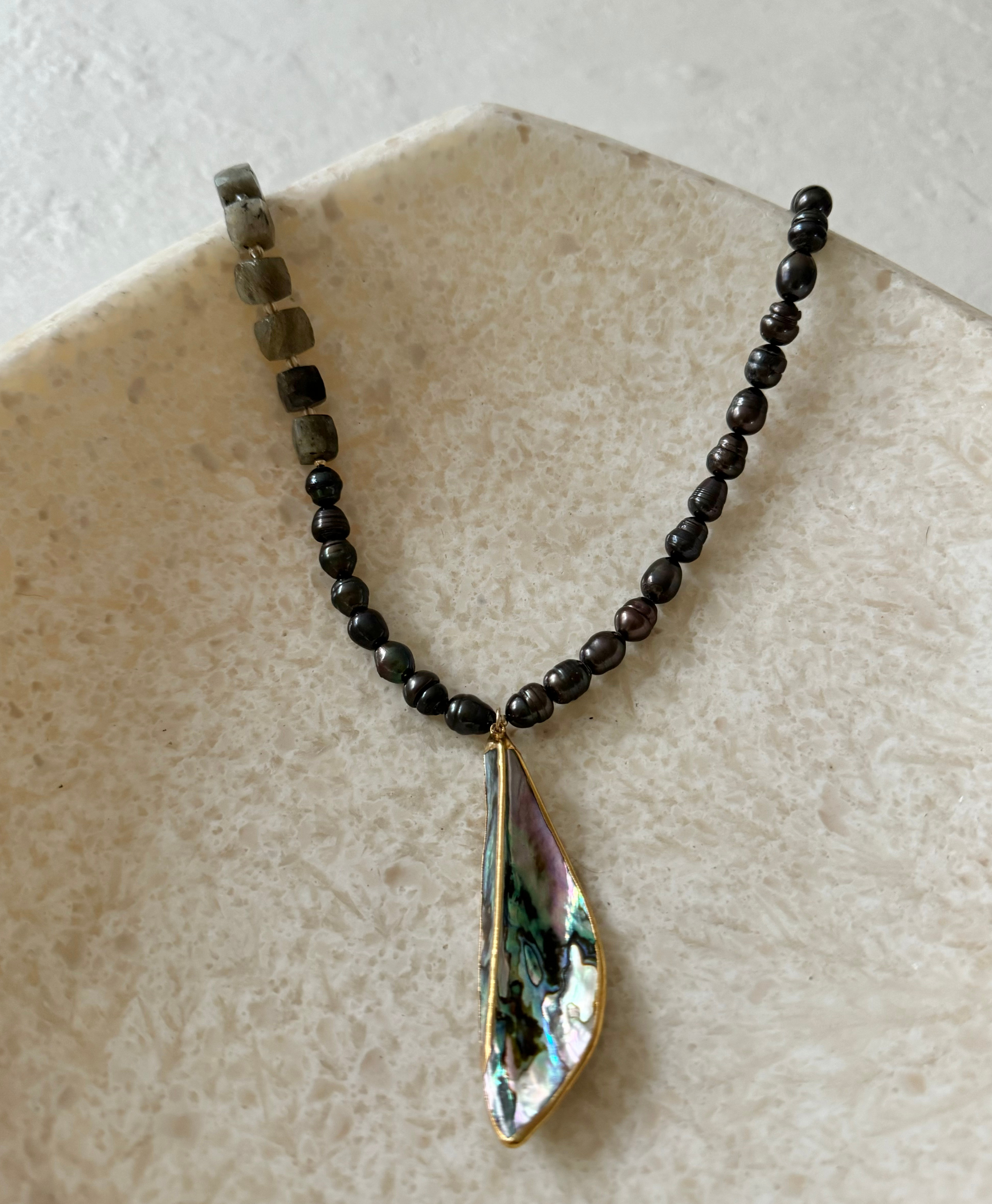 La Reina Labradorite Abalone Pendant Necklace