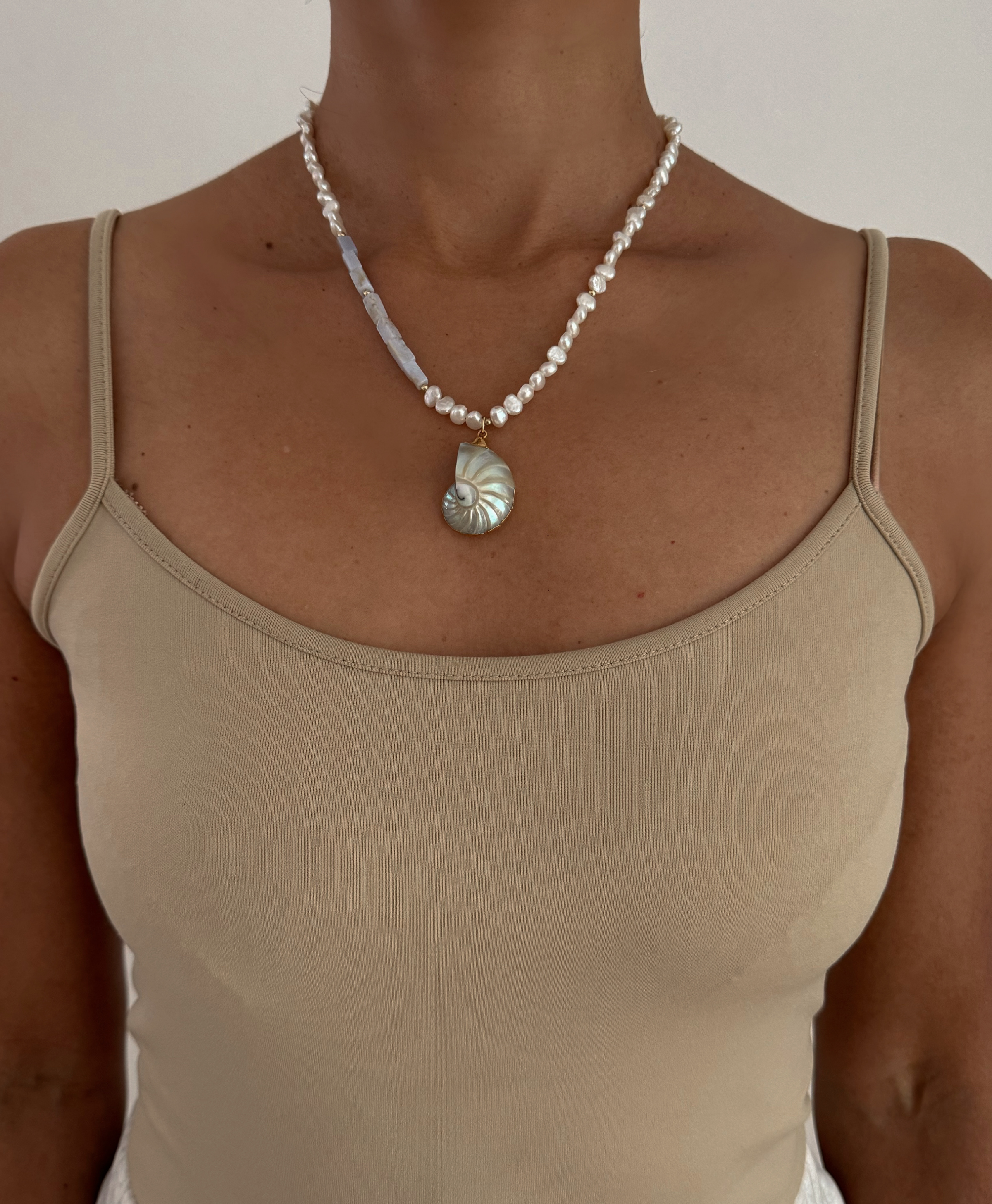 Caboche Pearl Blue Lace Agate Shell Pendant Necklace