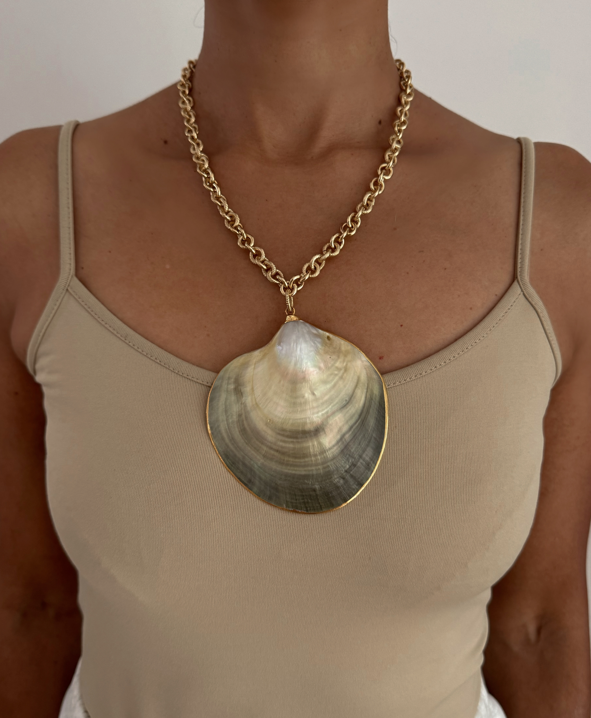 Sardi Shell Necklace