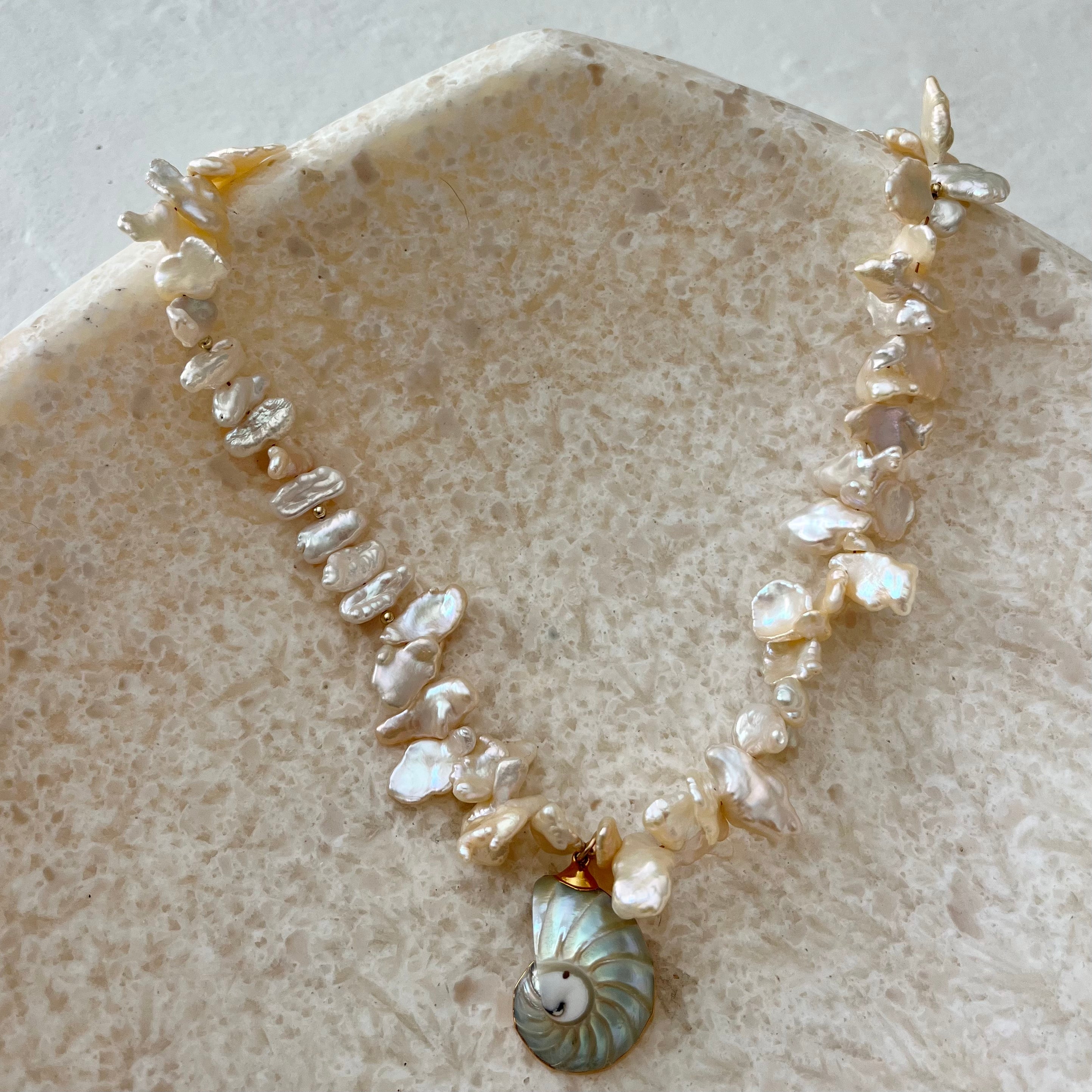 Nati Pearl Nautilus Sea Shell Conch Pendant Necklace