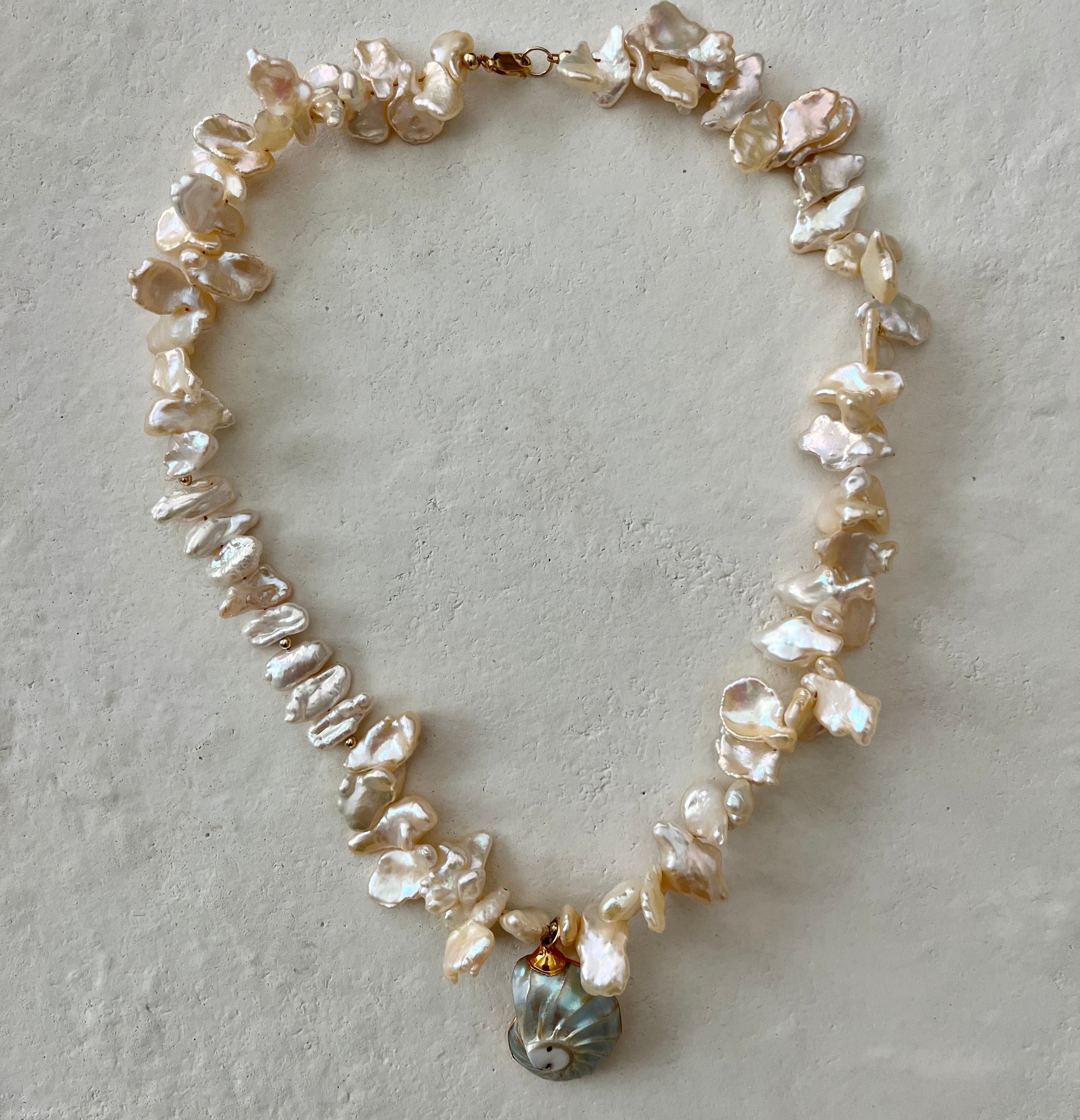 Nati Pearl Nautilus Sea Shell Conch Pendant Necklace